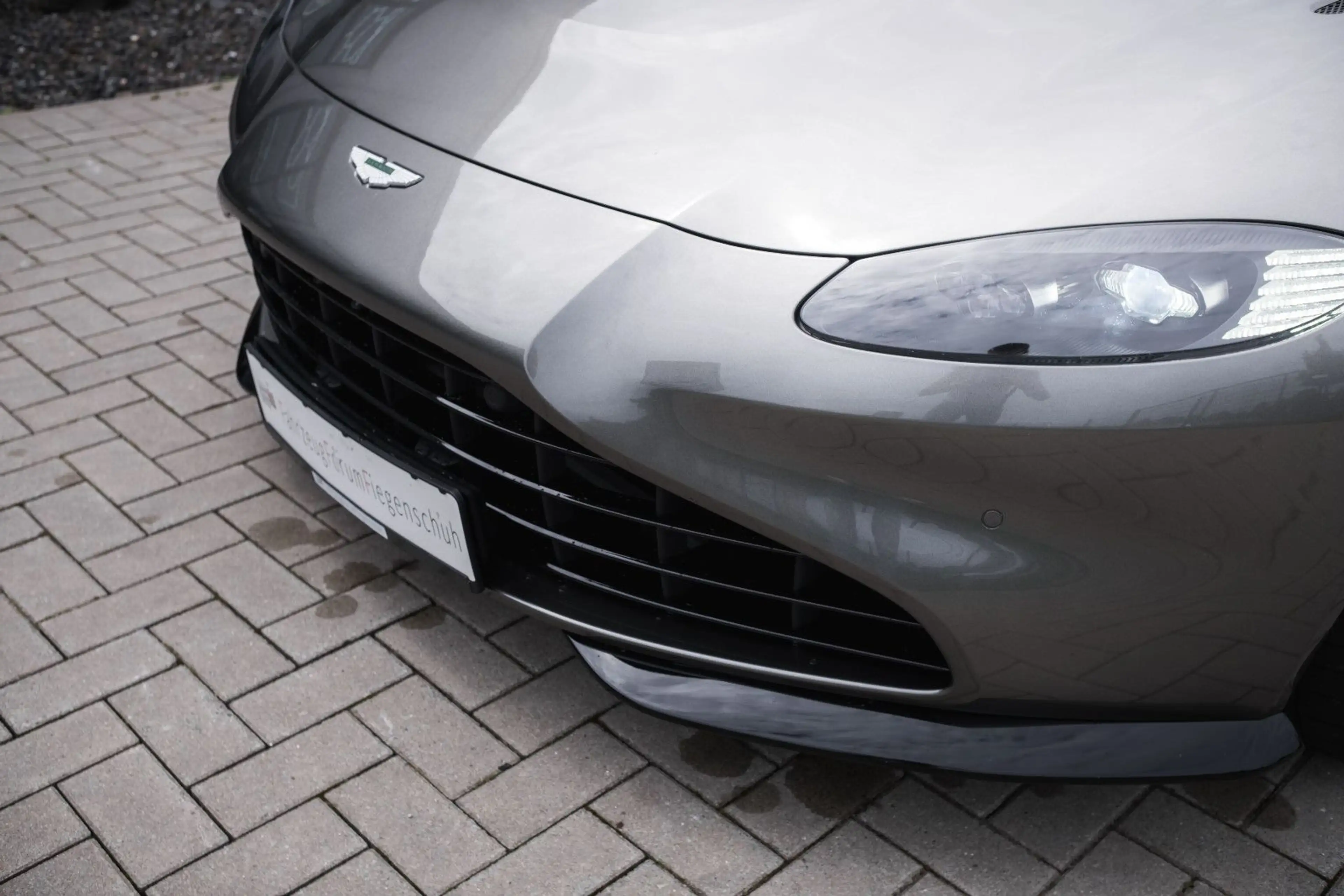 Aston Martin V8 -Roadster-AM Spezilafarbe-Sport Plus. — photo 7
