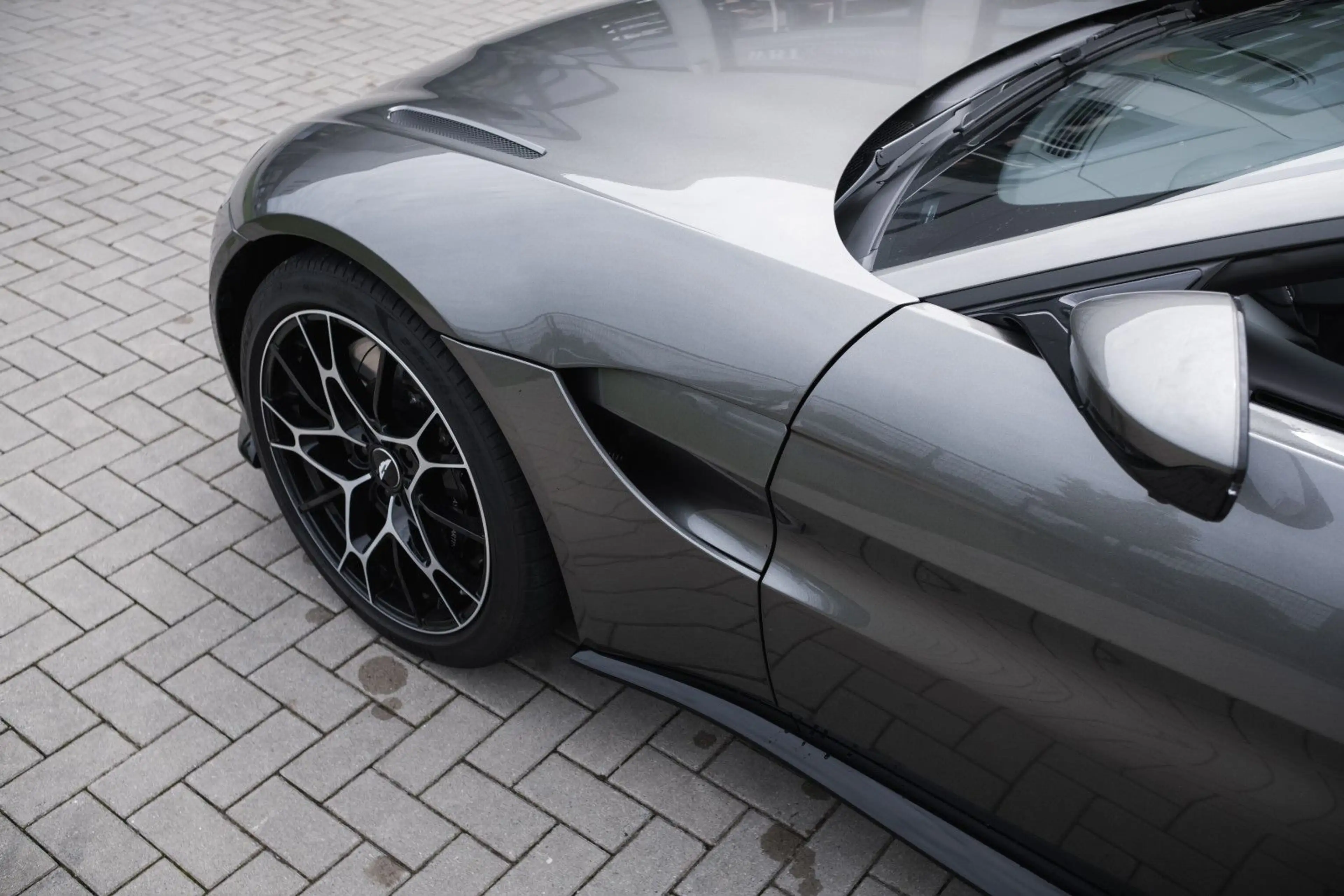 Aston Martin V8 -Roadster-AM Spezilafarbe-Sport Plus. — photo 5