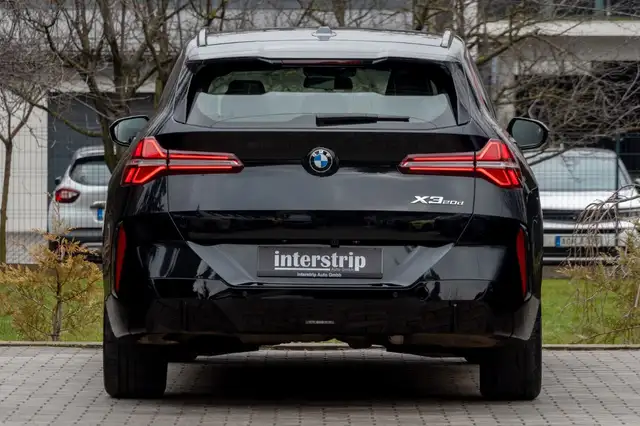 BMW X3 view 5
