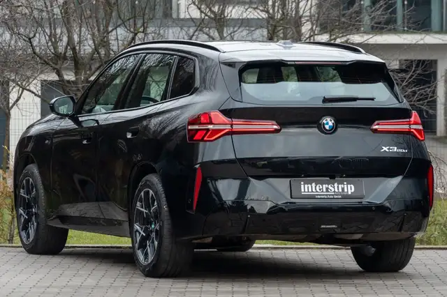 BMW X3 view 4