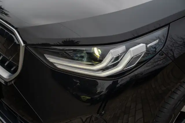 BMW X3 view 8