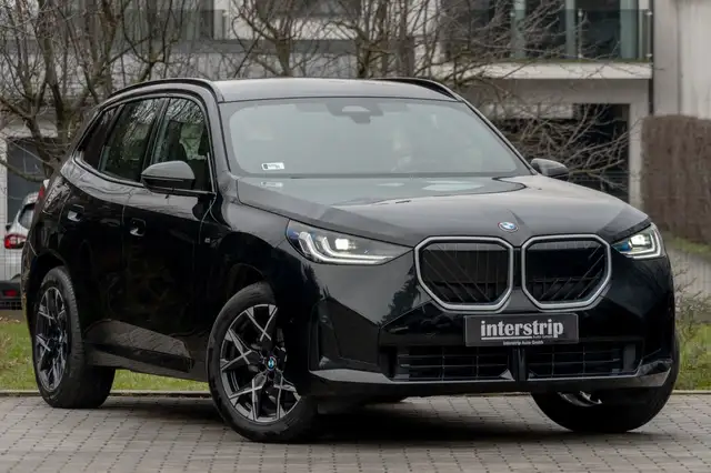 BMW X3 view 3