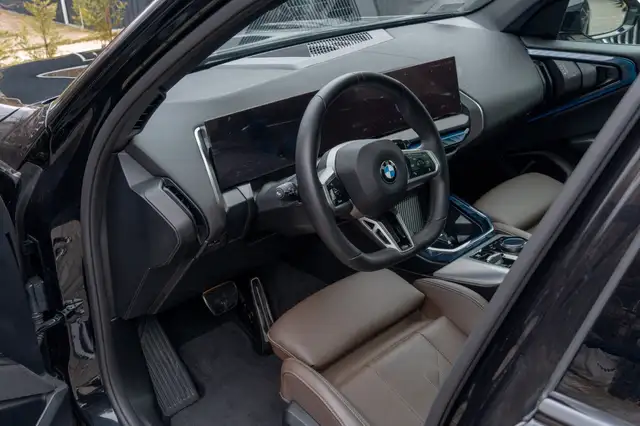 BMW X3 view 12