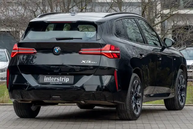BMW X3 view 6