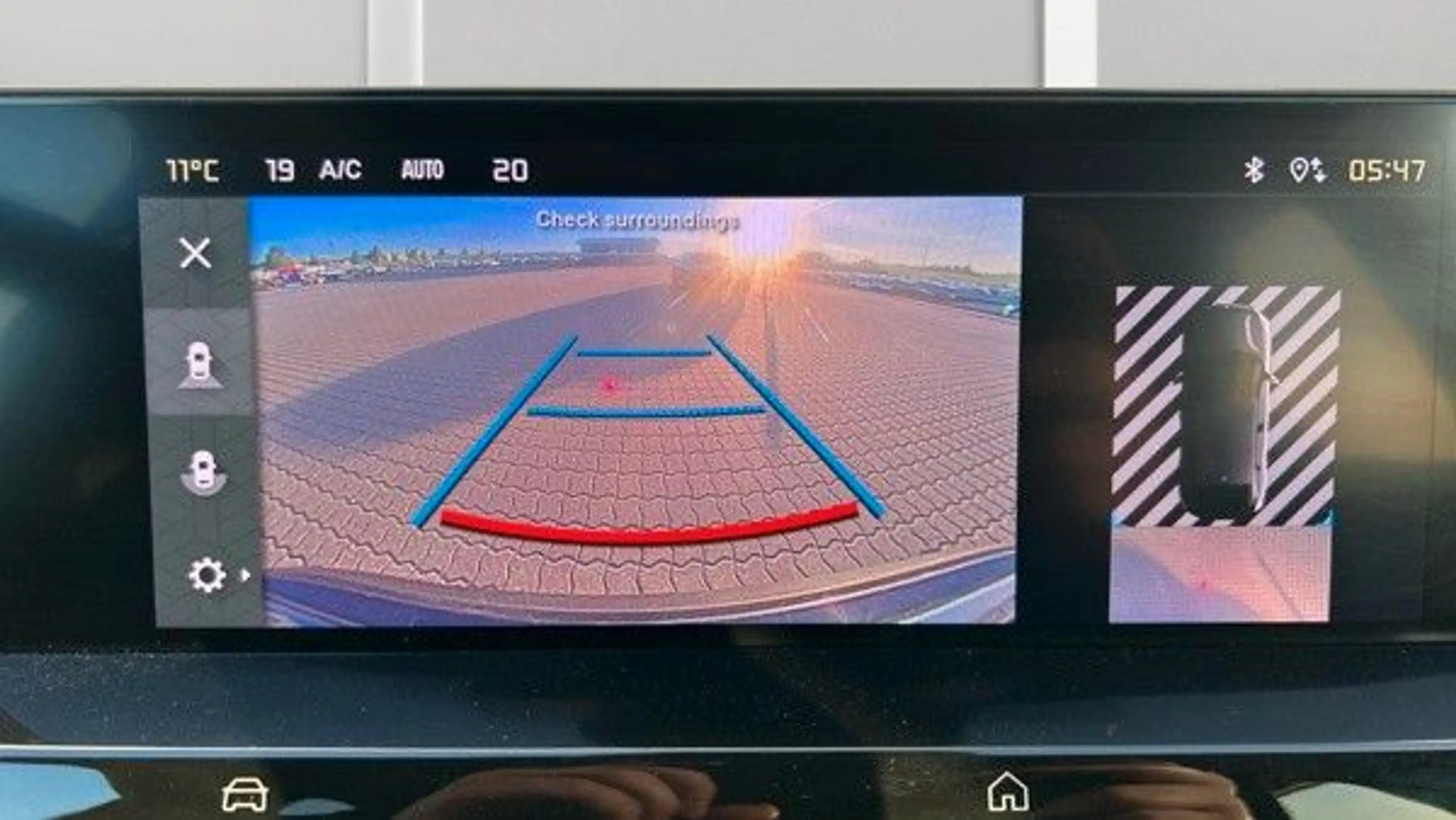 Citroen C4 Lim. Shine T.Leder Navi HuD LED RFK SHZ LHZ — photo 8