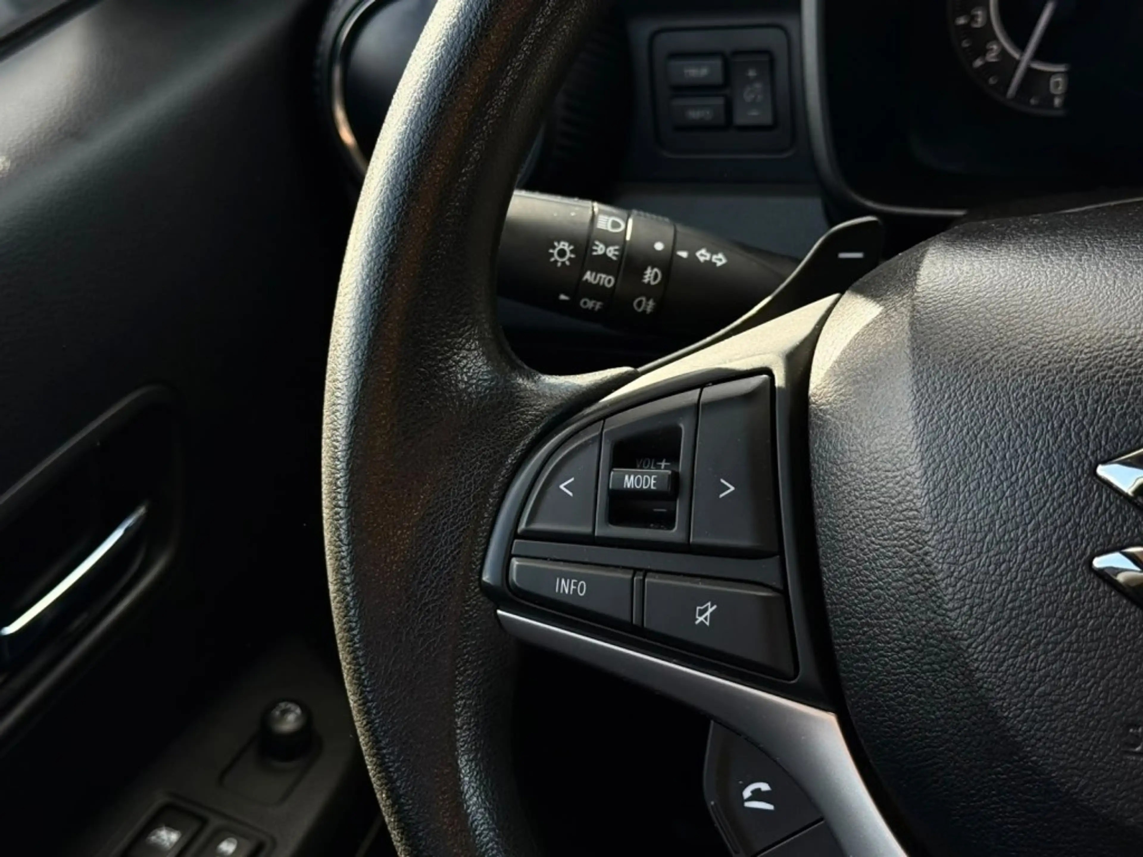 Suzuki Ignis 1.2 A/T SELECT CARPLAY NAVI CAMERA — photo 13