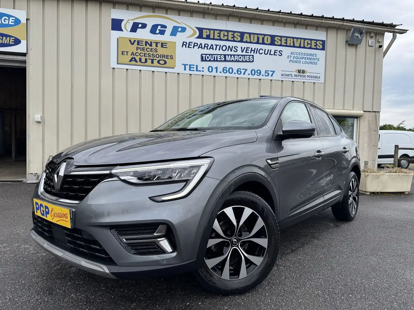 Renault Arkana 1.3 TCE 140CH MILD HYBRID EVOLUTION EDC -23 Grijs - 1