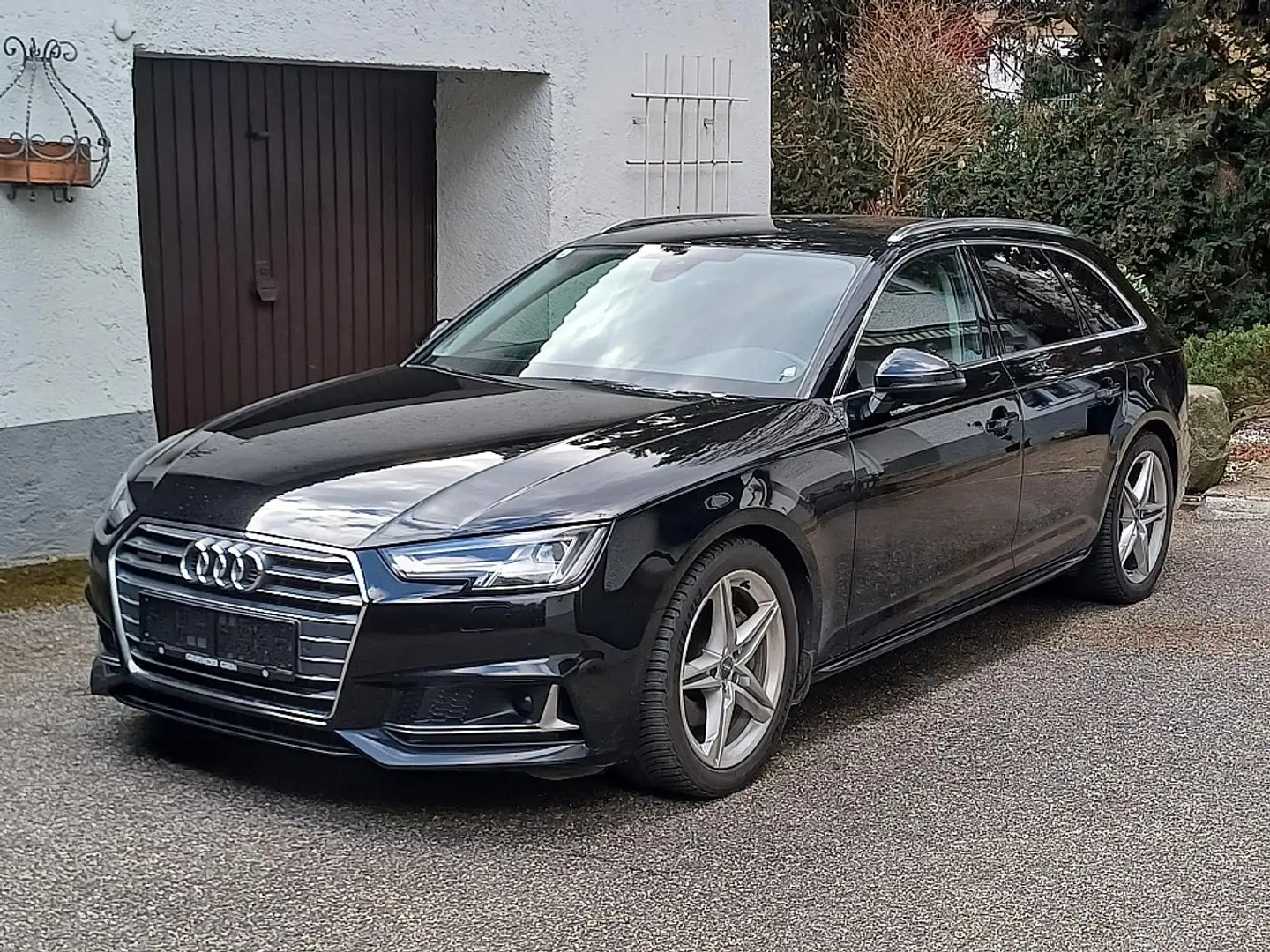 Audi A4 Avant 40 TDI quattro sport S-tronic Noir - 1