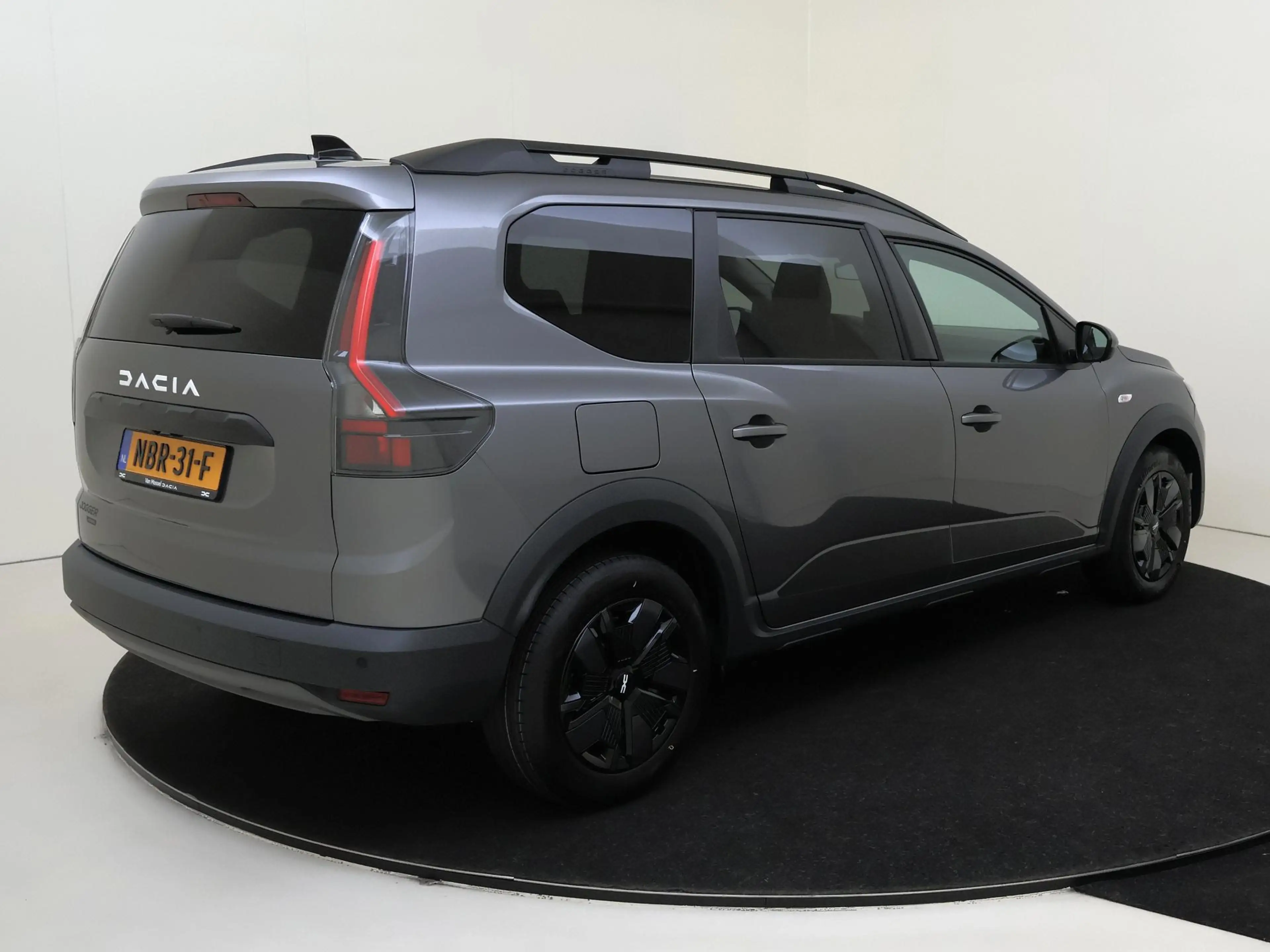 Dacia Jogger 1.8 hybrid 155 expression AUTOMAAT | Pack Comfort — photo 4