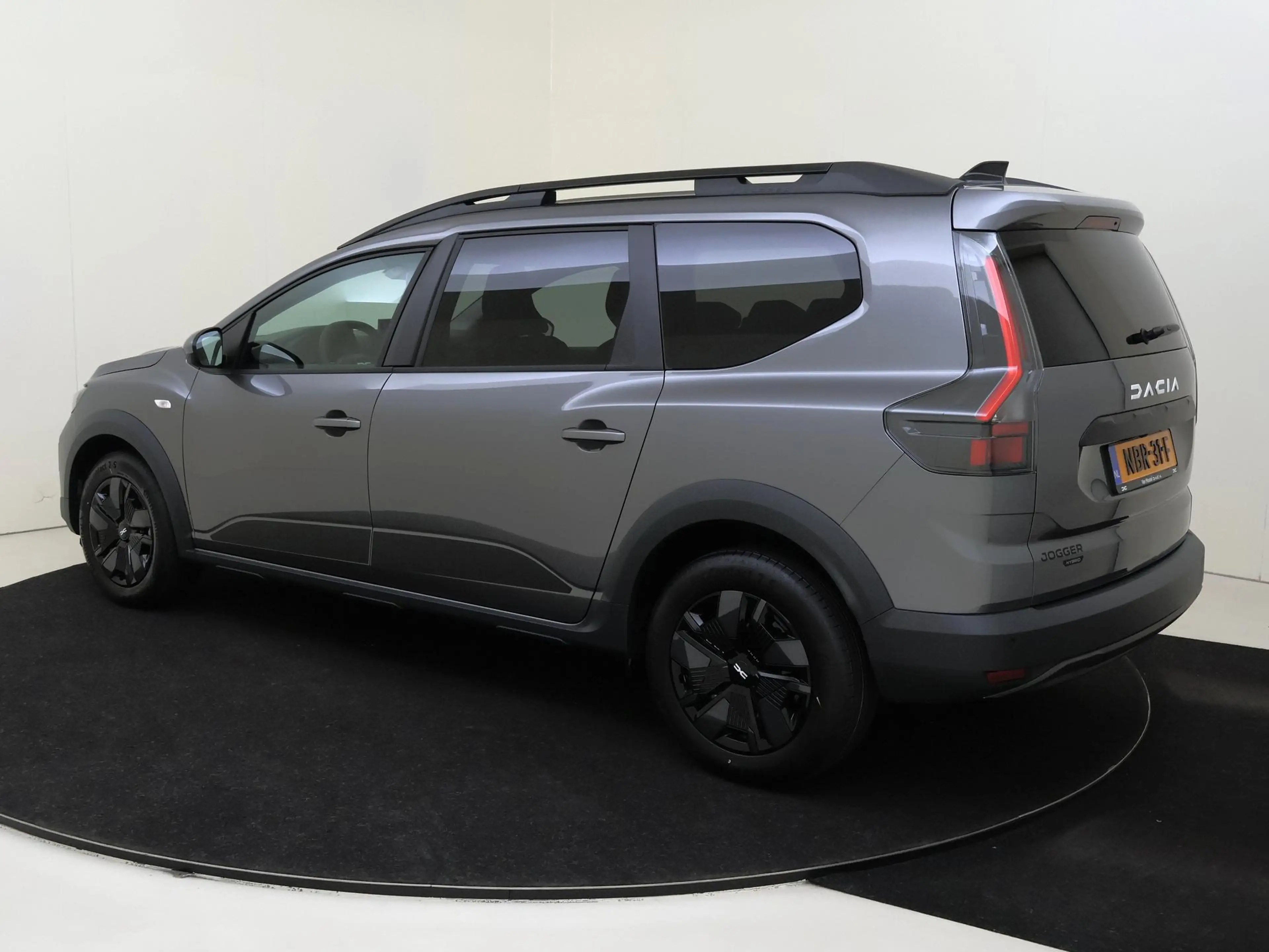 Dacia Jogger 1.8 hybrid 155 expression AUTOMAAT | Pack Comfort — photo 3