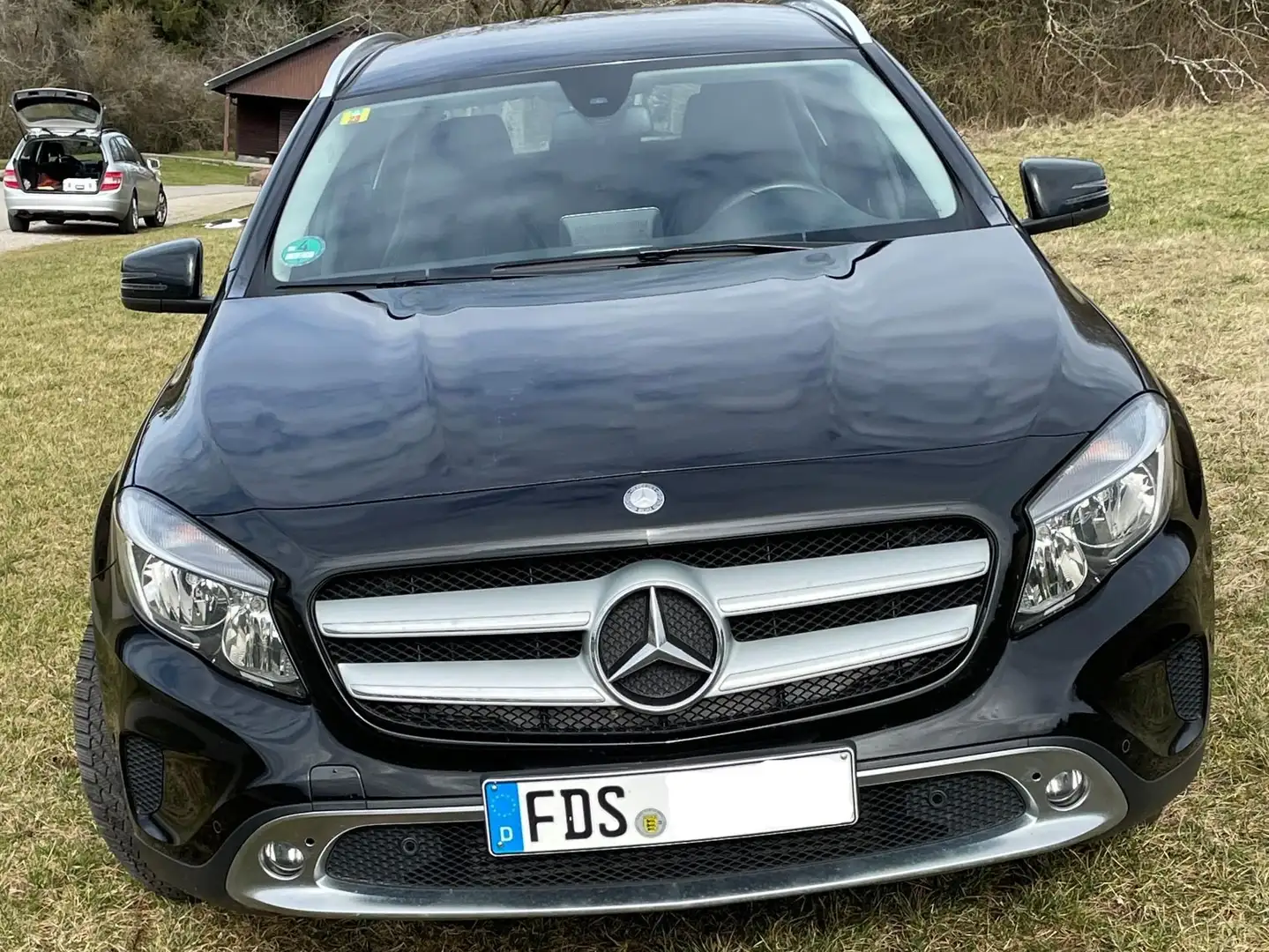Mercedes-Benz GLA 220 GLA Diesel d 4Matic 7G-DCT Urban Schwarz - 1