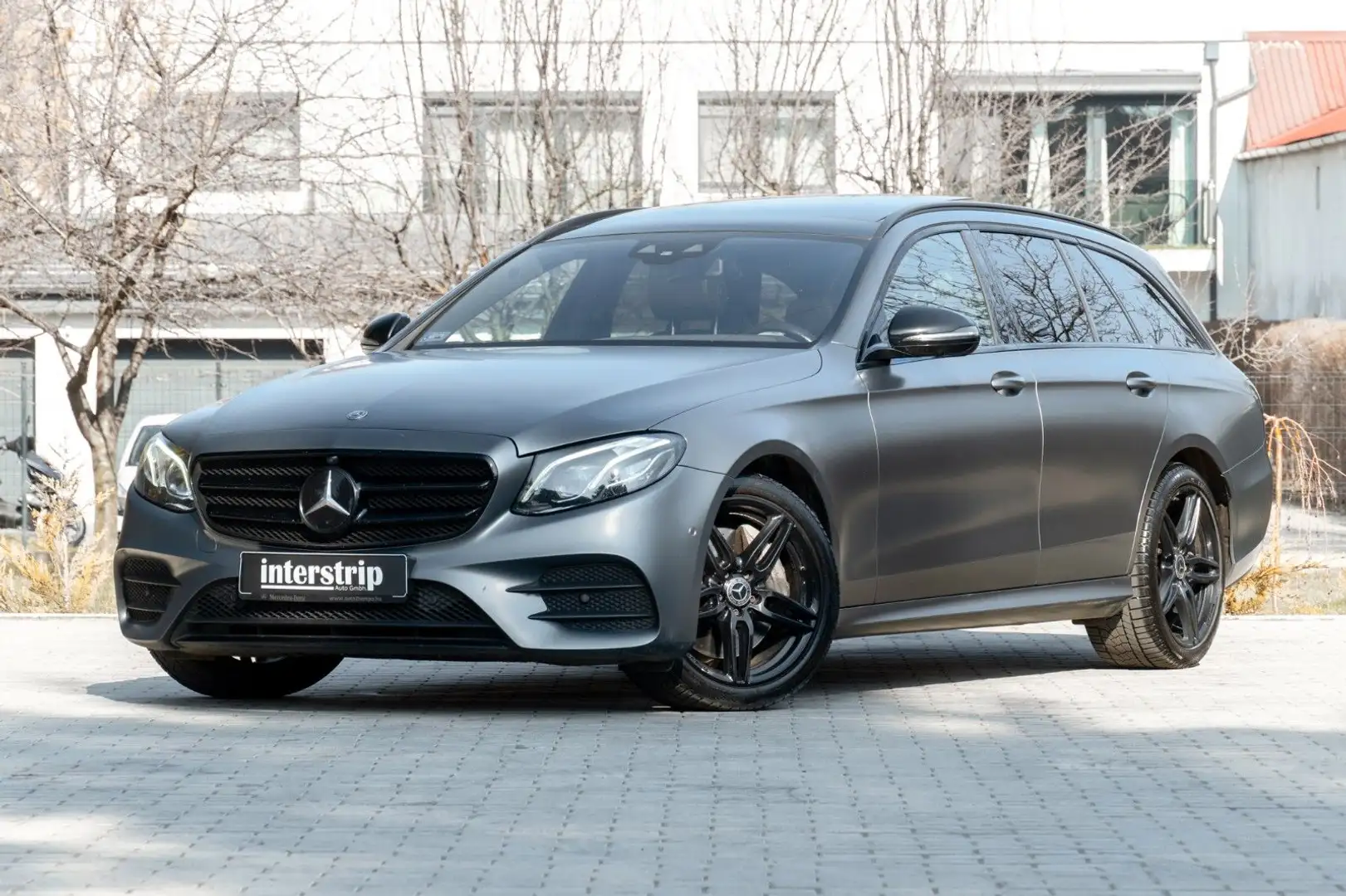 Mercedes-Benz E 400 E400d 4MATIC.AMG LINE.PANORAMA.LED.AHK.360° Gris - 1