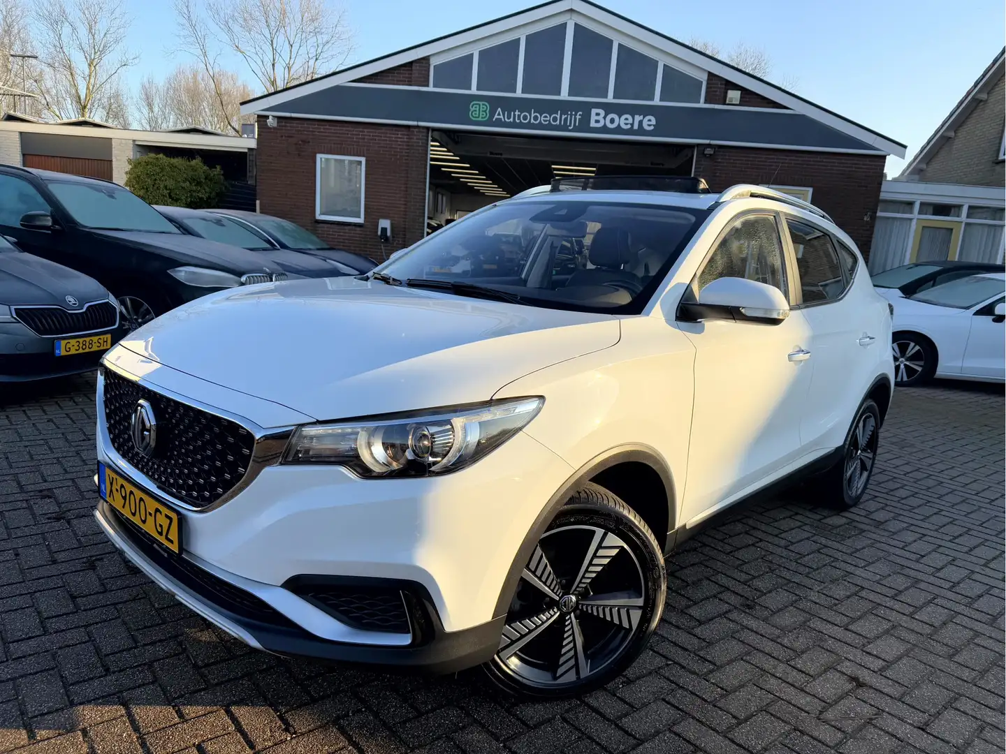 MG ZS EV Luxury Panoramadak, Camera, Leer Wit - 1