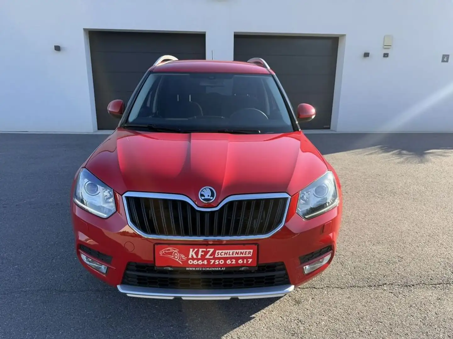 Skoda Yeti Style 4x4 TDI DSG/AHK/Navi/Xenon Rot - 2