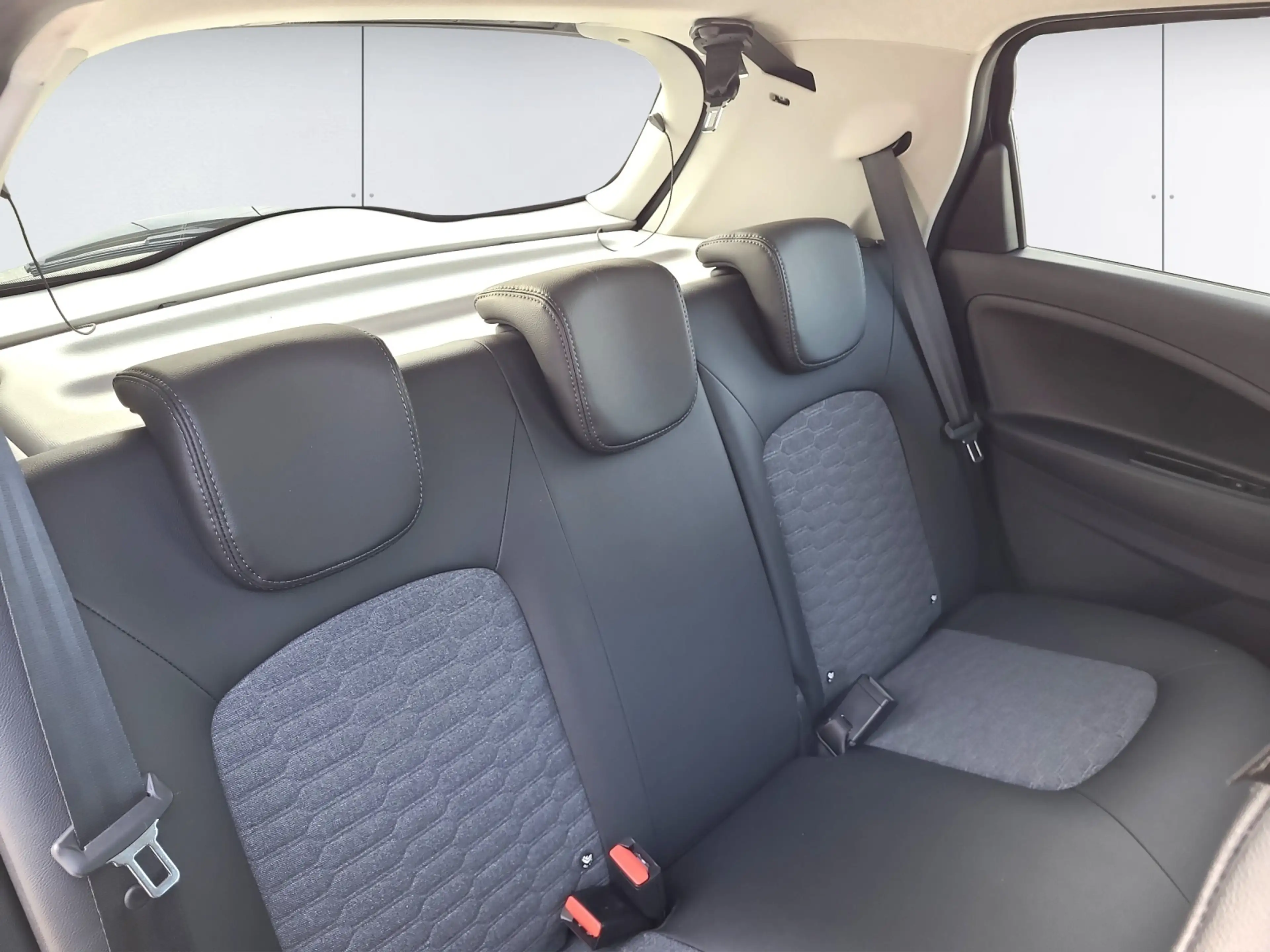Renault ZOE R135 INTENS Z.E. 50*NAVI*SHZ* — photo 8