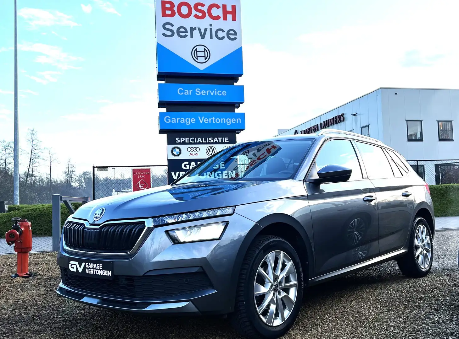 Skoda Kamiq 1.0 TSI Clever DSG*Apple CP*Lane Ass*Pdc/cam*Led* Gris - 1