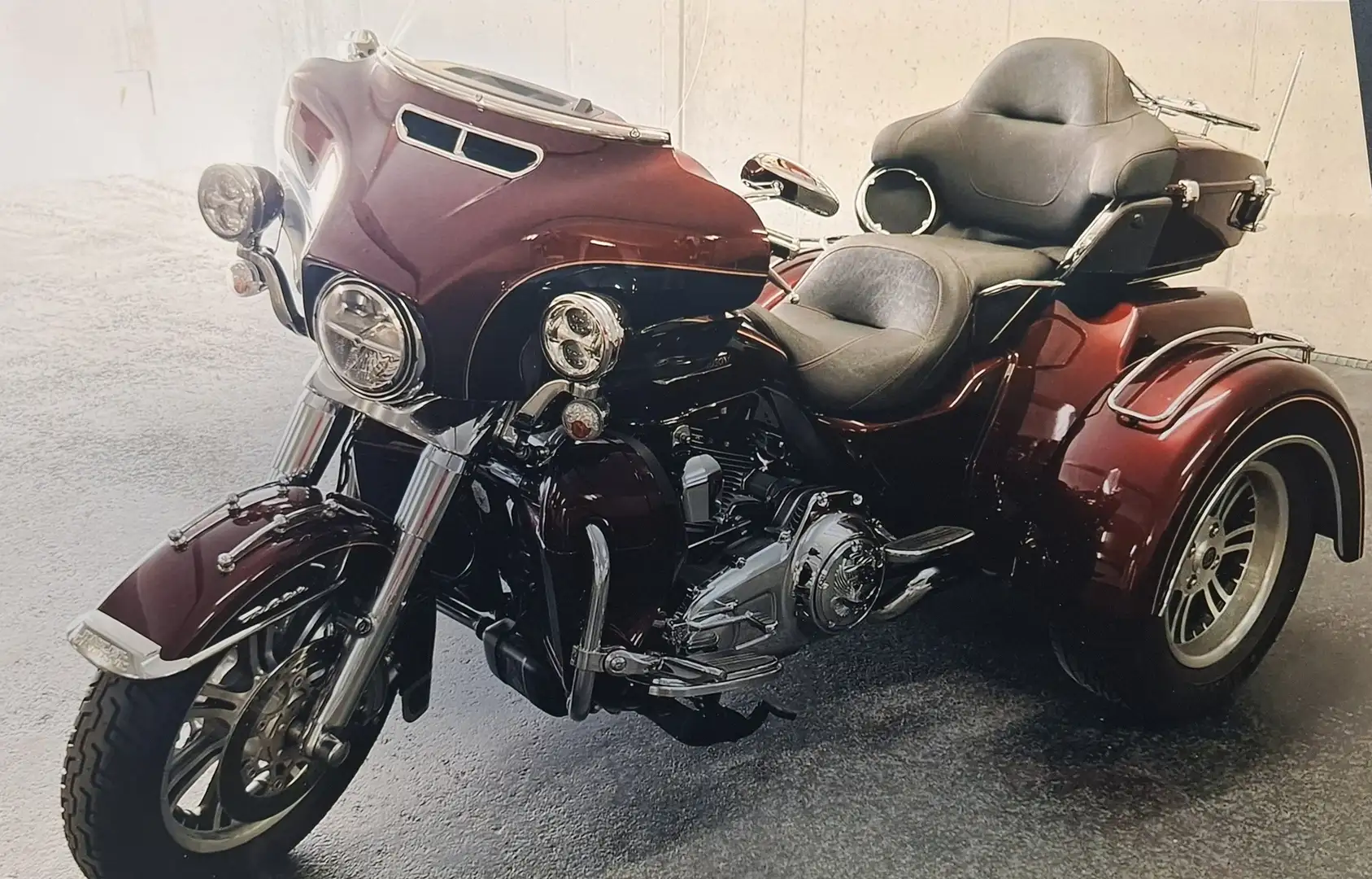 Harley-Davidson Tri Glide Ultra ljubičasta - 1