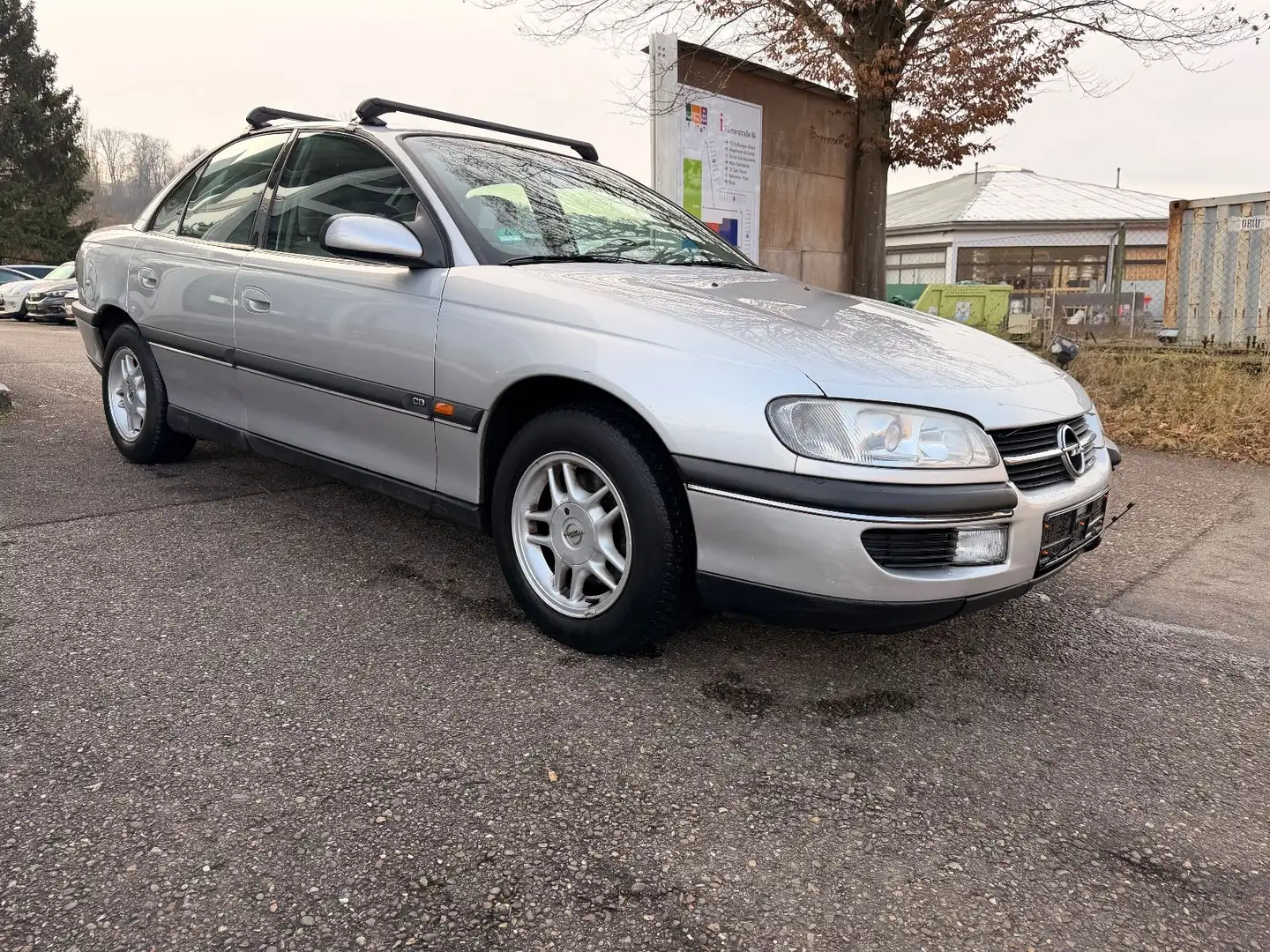 Opel Omega 2,0 TÜV 2.2027 Klima AHK Silber - 2
