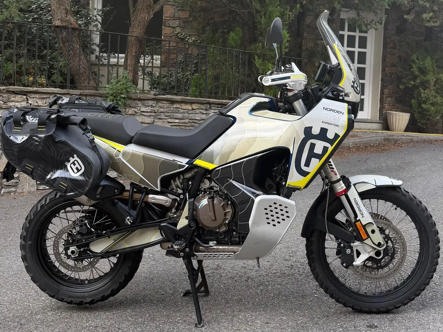 Husqvarna Norden 901 Expedition Beige - 2
