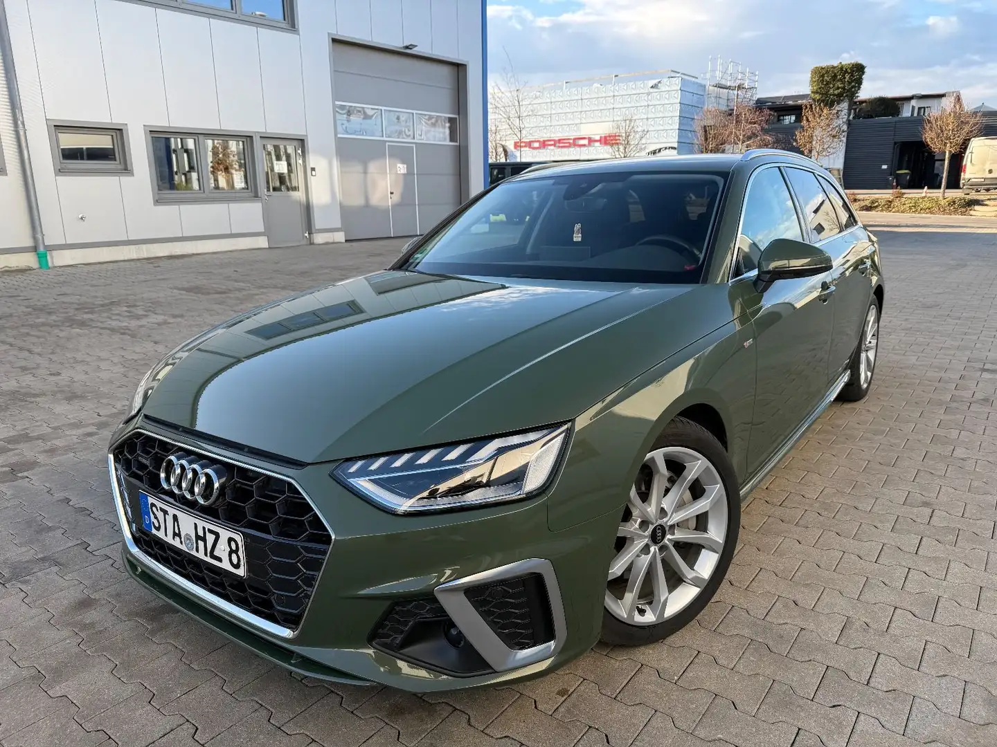 Audi A4 AVANT 40 TDI QUATTRO S-LINE EXKLUSIV 8FACH ! Grün - 1
