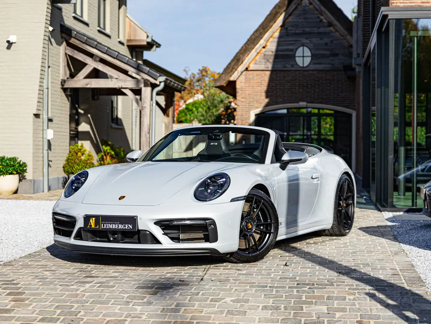Porsche 992 911 Carrera 4 GTS / PPF / Liftsysteem / Innodrive Grijs - 2