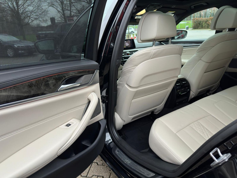 BMW 540 540 d xDrive Luxury Line — photo 13