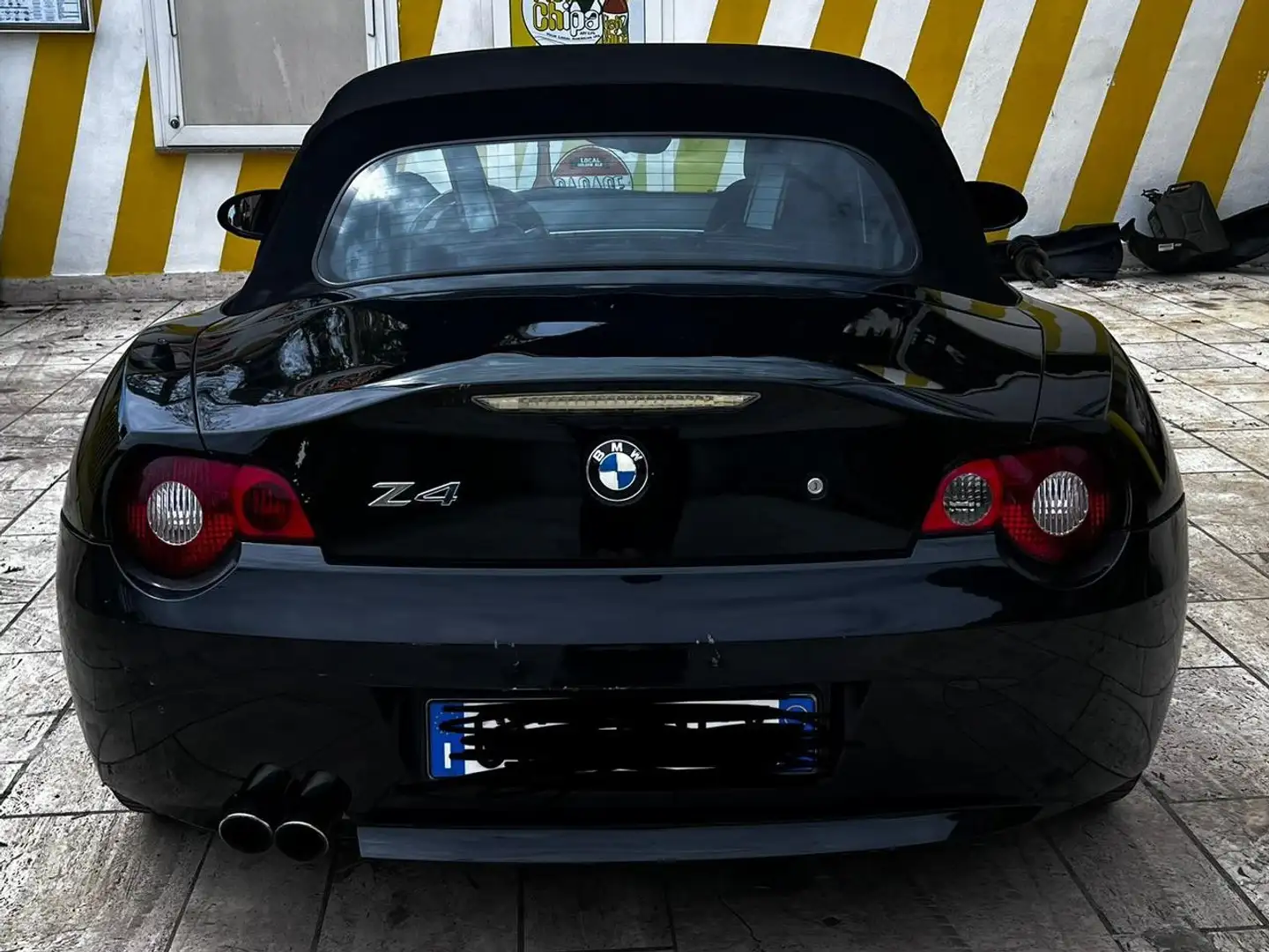 BMW Z4 Roadster 2.2i Чорний - 2