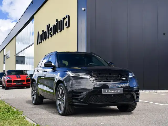 Land Rover Range Rover Velar view 3
