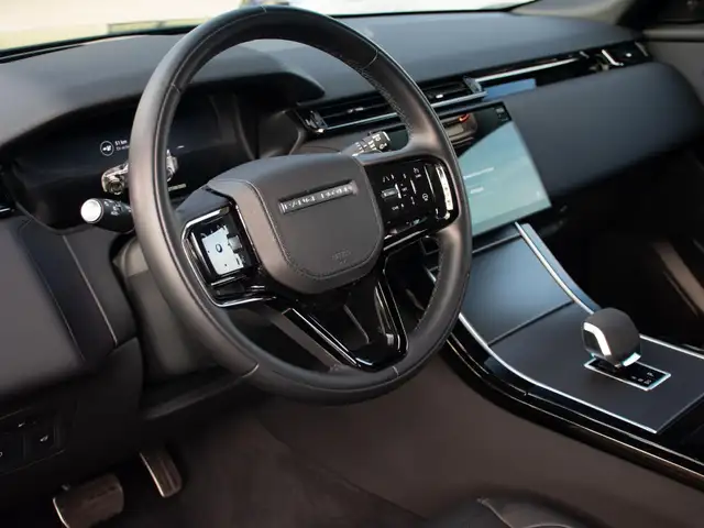 Land Rover Range Rover Velar view 10