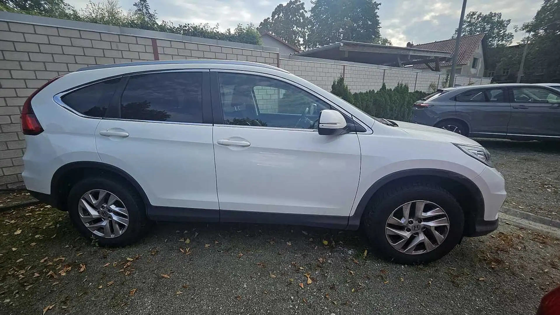 Honda CR-V 2.0i-VTEC 4WD Automatik Lifestyle Weiß - 2