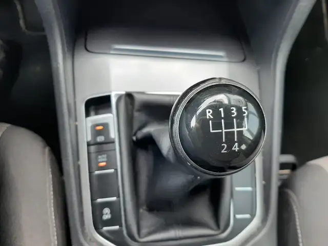 Volkswagen Golf Sportsvan view 18