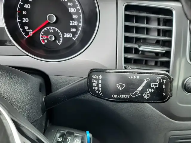 Volkswagen Golf Sportsvan view 12