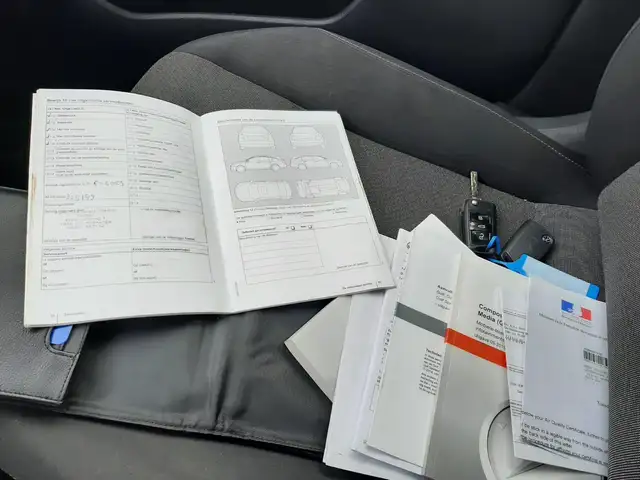 Volkswagen Golf Sportsvan view 21