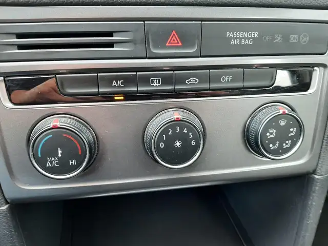 Volkswagen Golf Sportsvan view 16