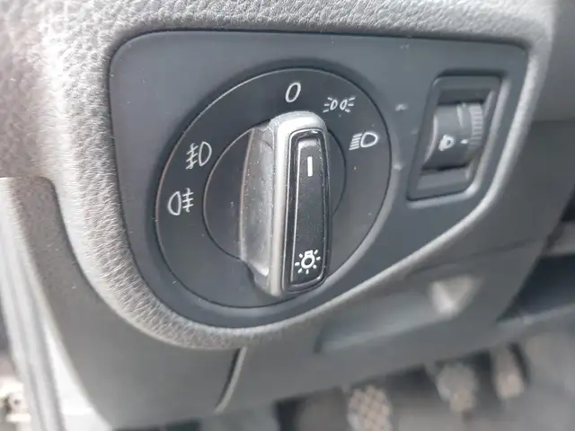 Volkswagen Golf Sportsvan view 9