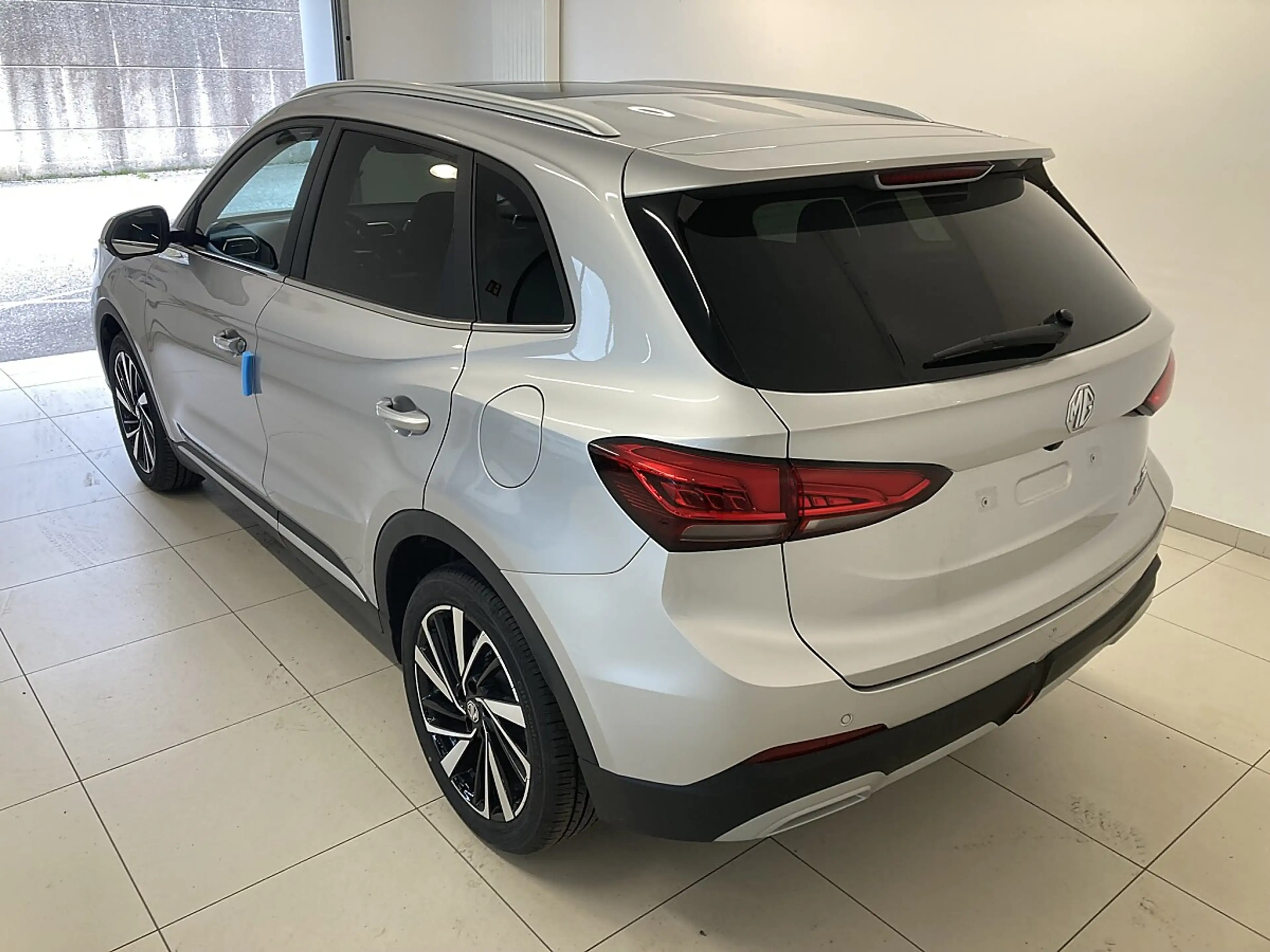 MG ZS HEV Luxury-Ausstattung Schiebedach — photo 4
