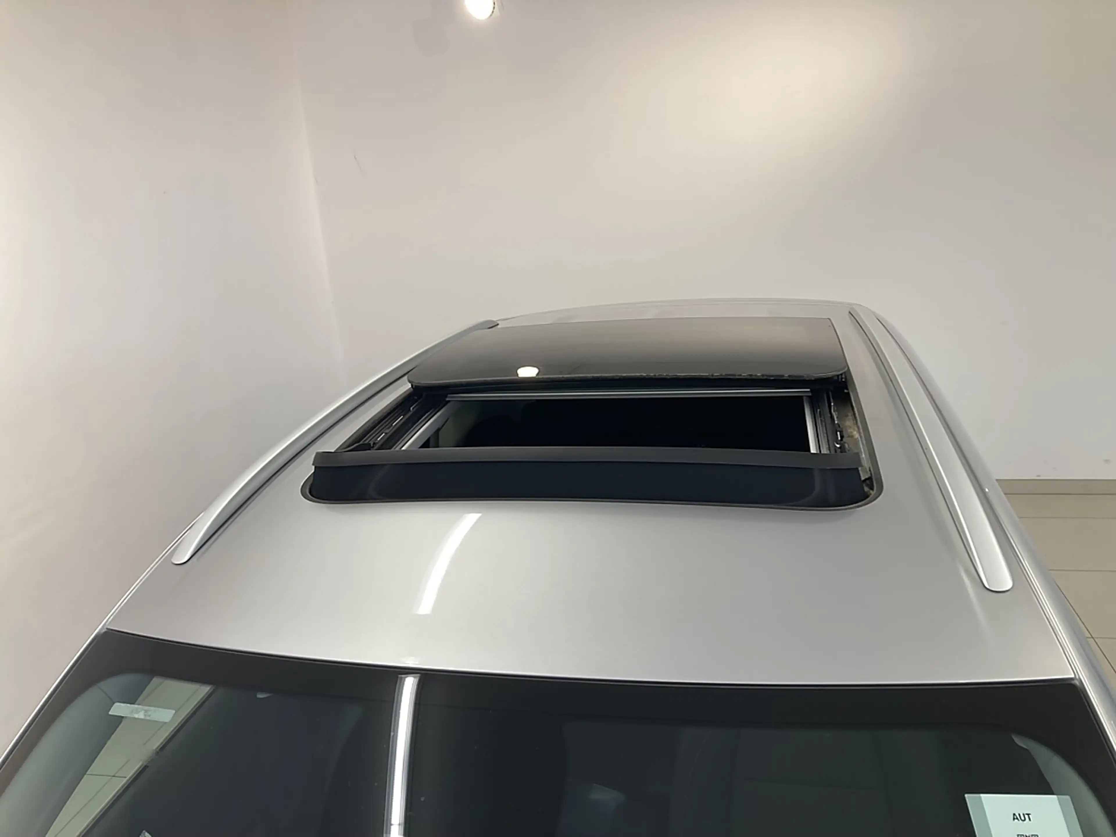 MG ZS HEV Luxury-Ausstattung Schiebedach — photo 6