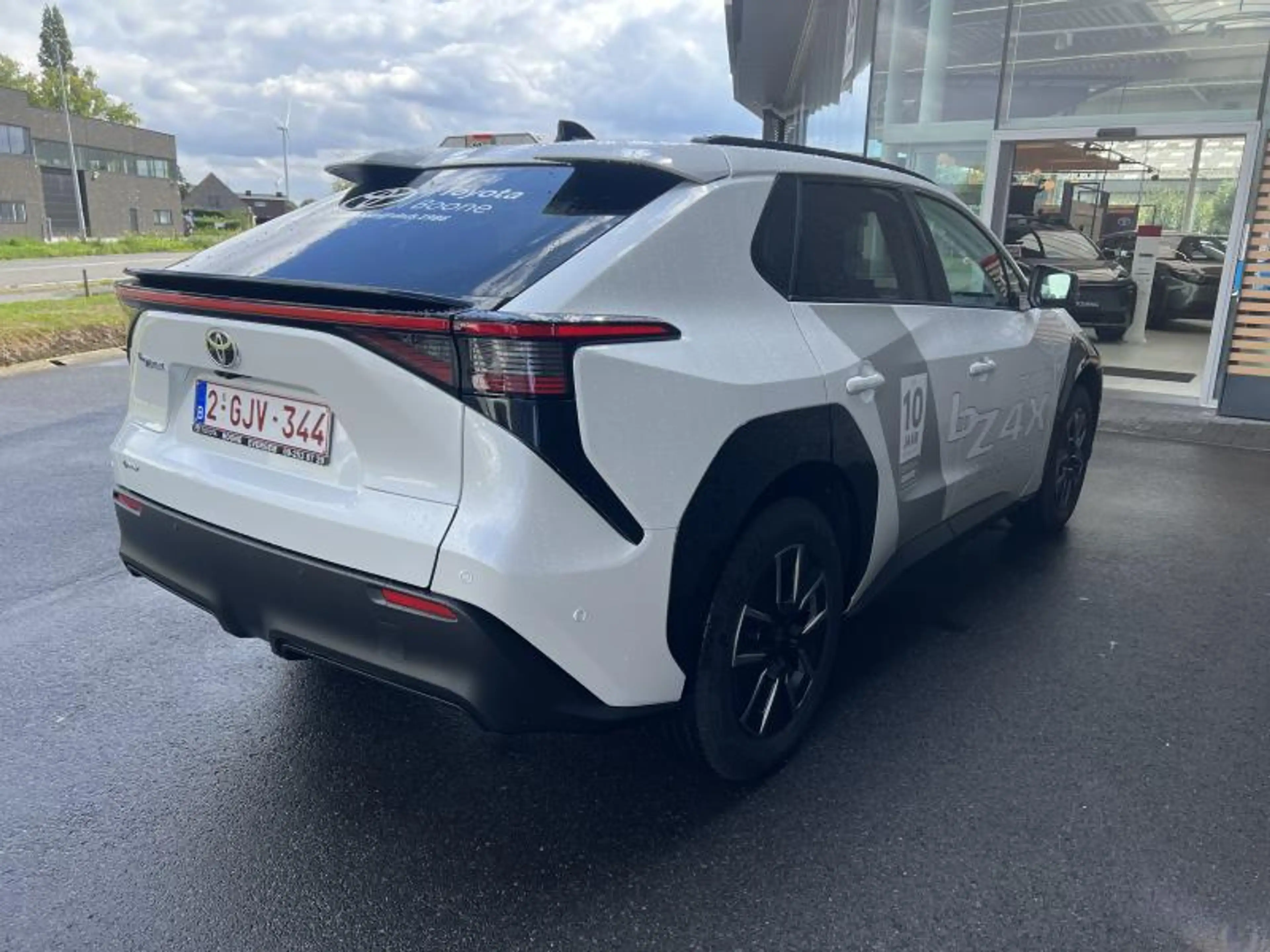 Toyota bZ4X BEV 73,1 kWh 2WD Executive — photo 7