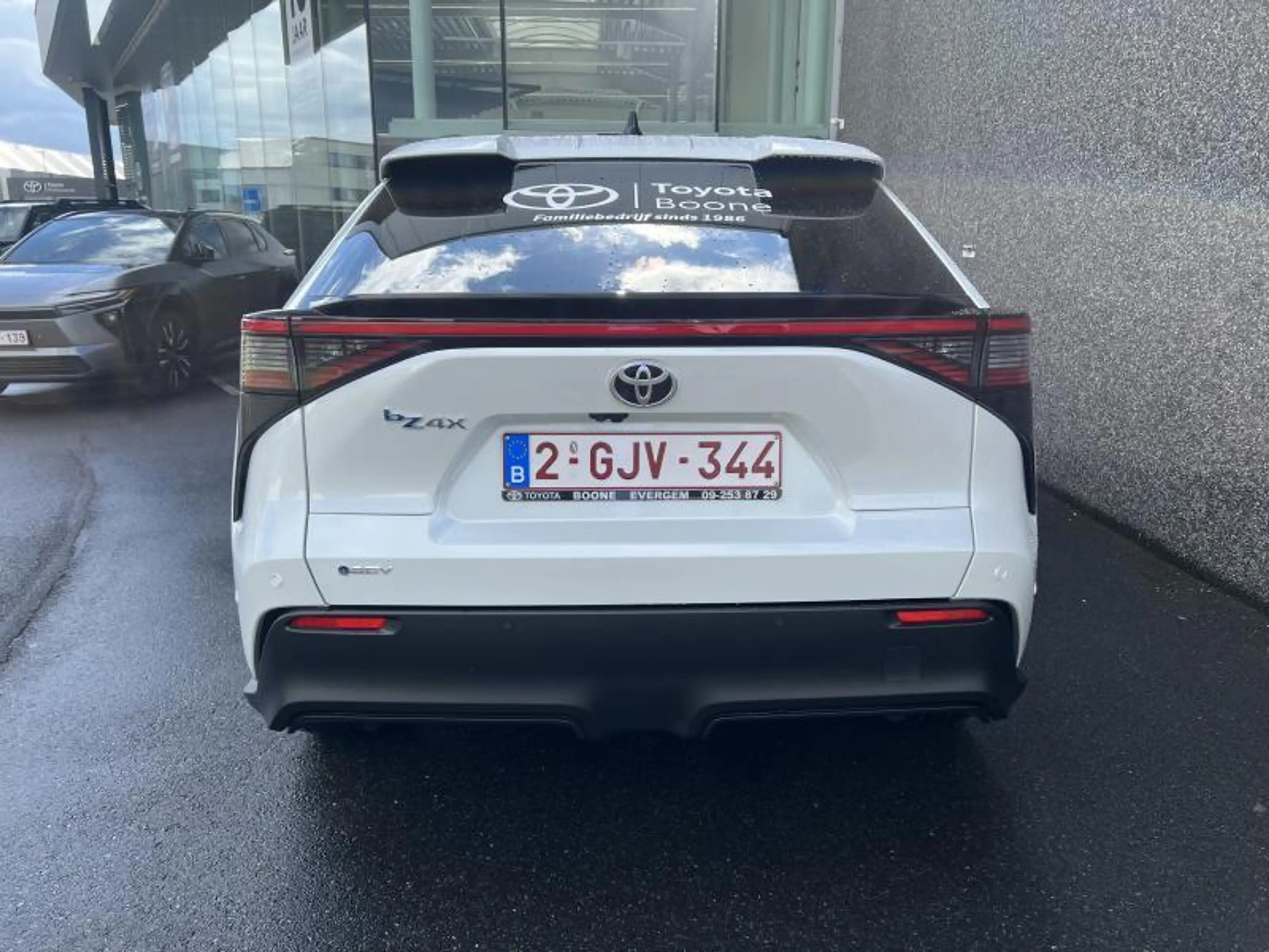 Toyota bZ4X BEV 73,1 kWh 2WD Executive — photo 6