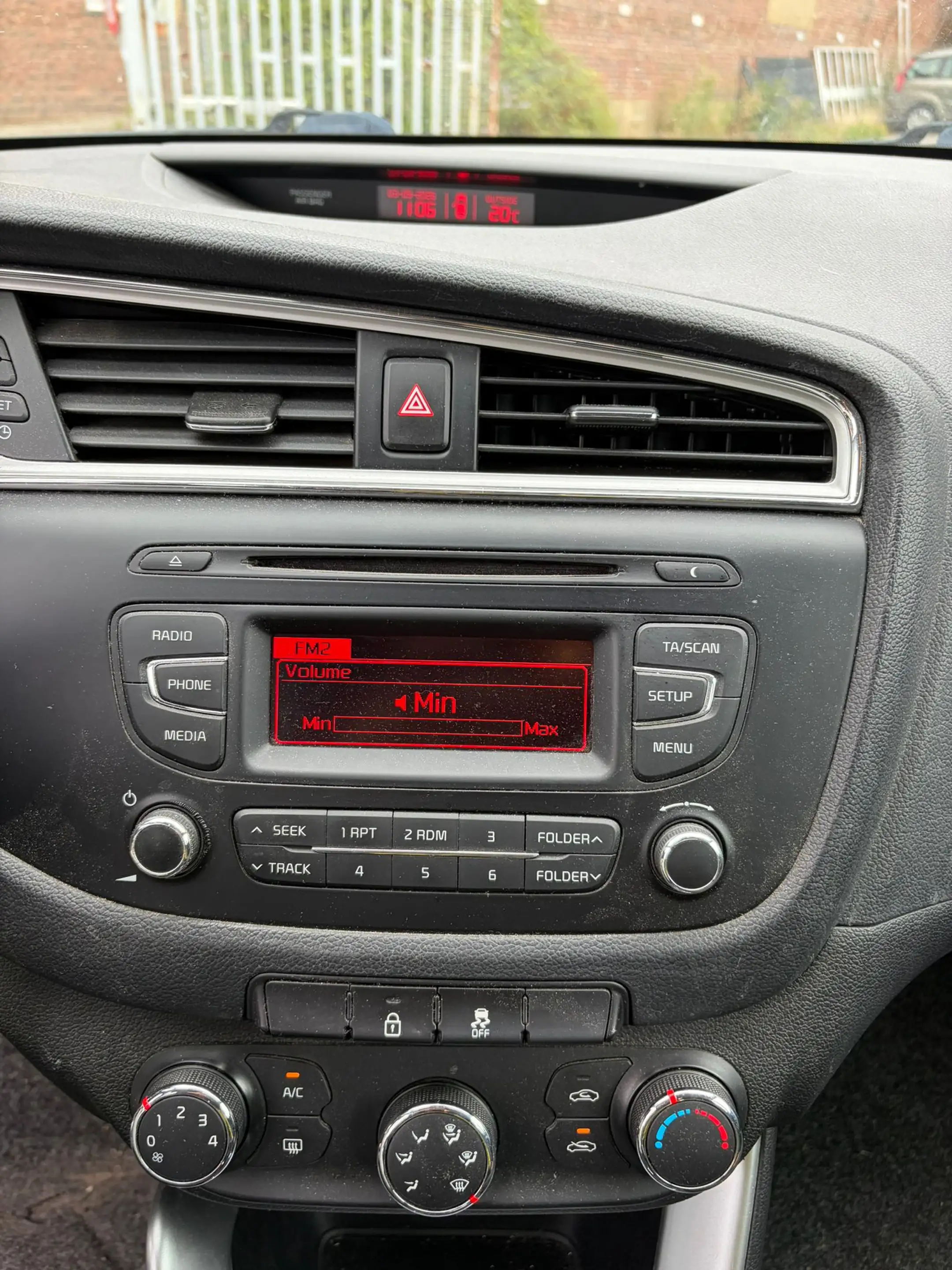 Kia Ceed / cee'd Cee'd 1.4i Easy ISG — photo 9