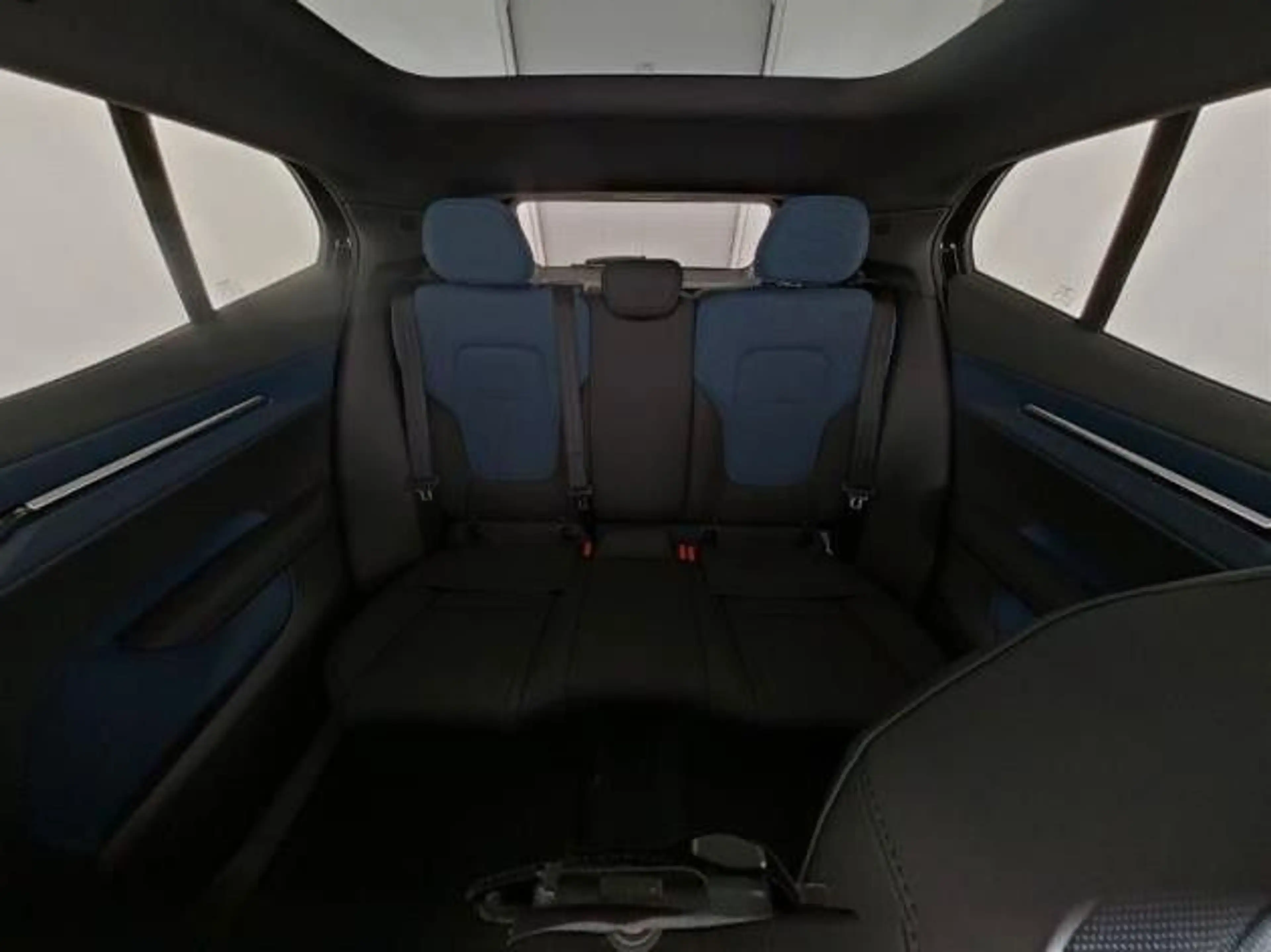 Volvo EX30 Ultra Pure Electric — photo 9