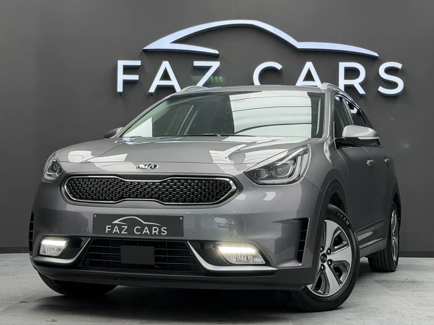 Kia Niro HEV 1.6 GDi Sense DCT * CUIR + CAMERA + GARANTIE* Grau - 1