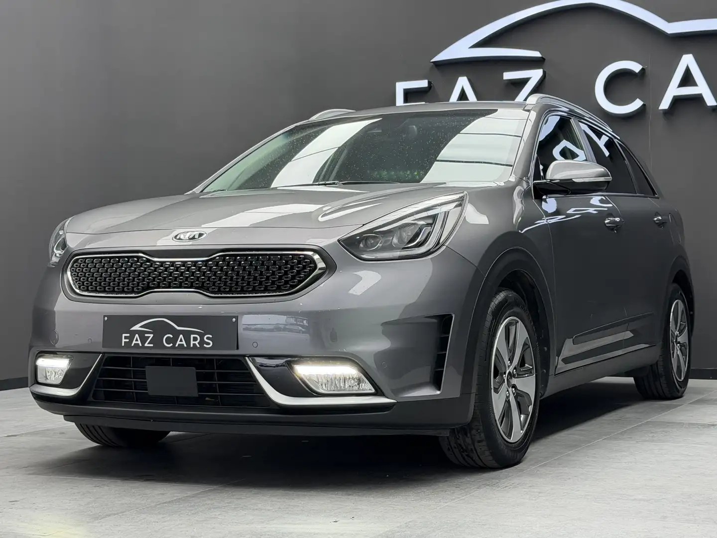Kia Niro HEV 1.6 GDi Sense DCT * CUIR + CAMERA + GARANTIE* Grau - 2