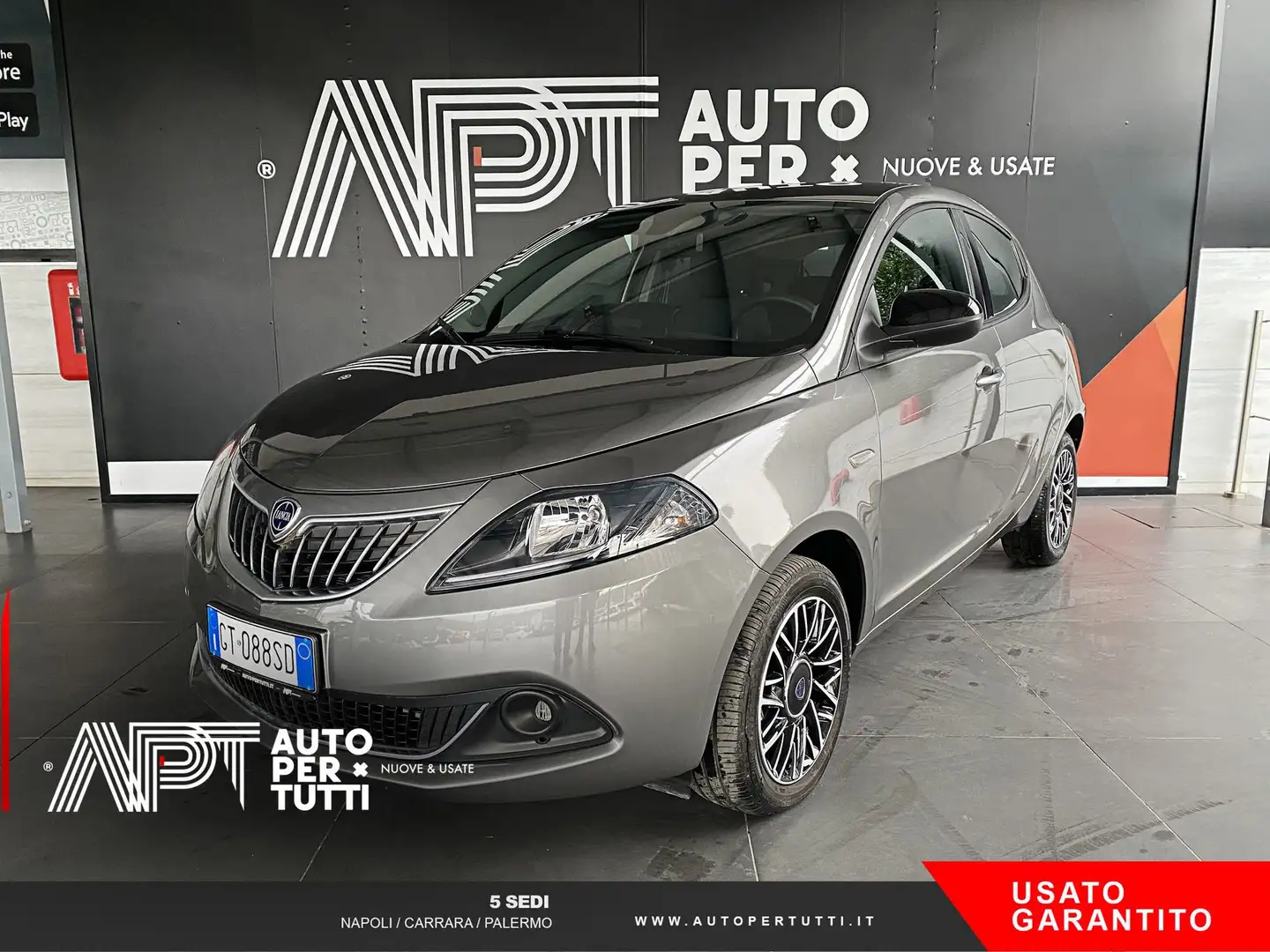 Lancia Ypsilon Ypsilon 1.0 firefly hybrid Platino s&s 70cv Grigio - 2