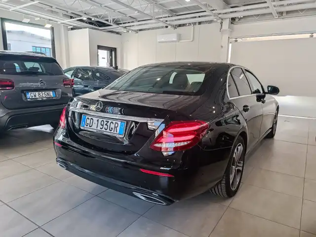 Mercedes-Benz E-Class view 4
