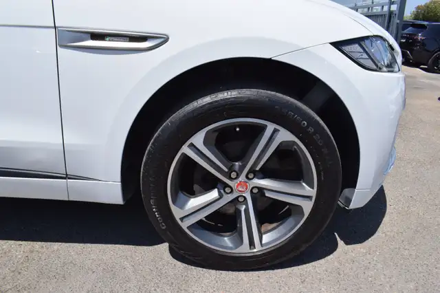 Jaguar F-Pace view 11