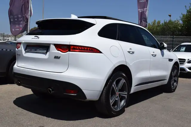 Jaguar F-Pace view 8