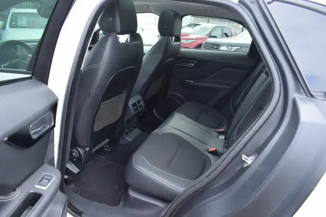 Jaguar F-Pace view 10