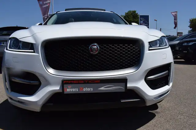 Jaguar F-Pace view 5