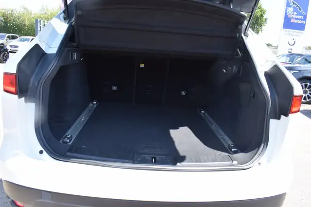 Jaguar F-Pace view 13
